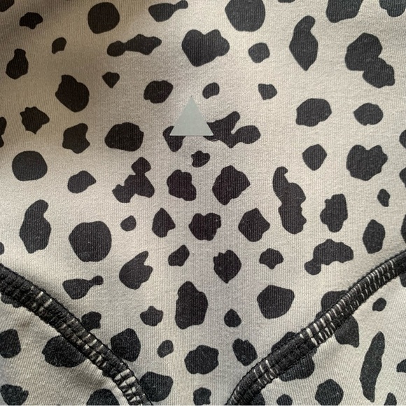 Balance Athletica/ Vitality Ascend Pant Kingdom Collection Snow Leopard Small - Picture 6 of 8